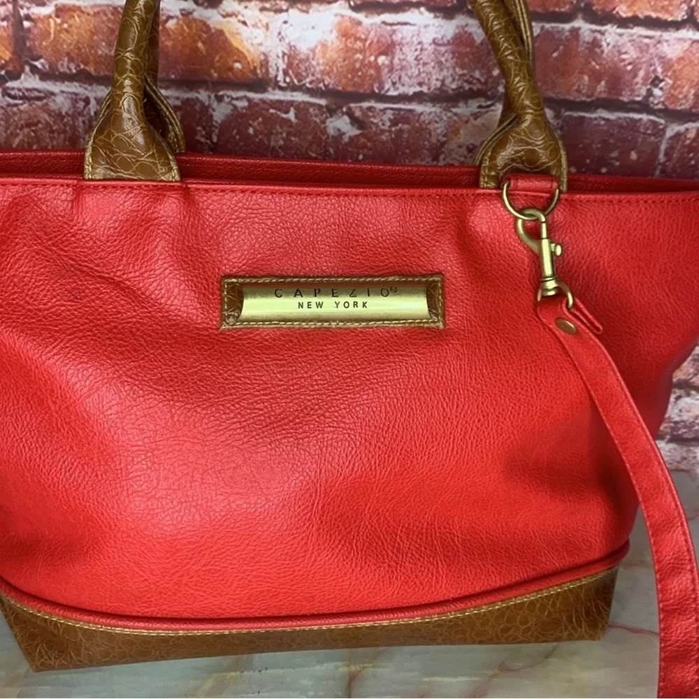 Vintage Y2K Capezio Cherry Red Large Convertible Crossbody Bag - Picture 3 of 12